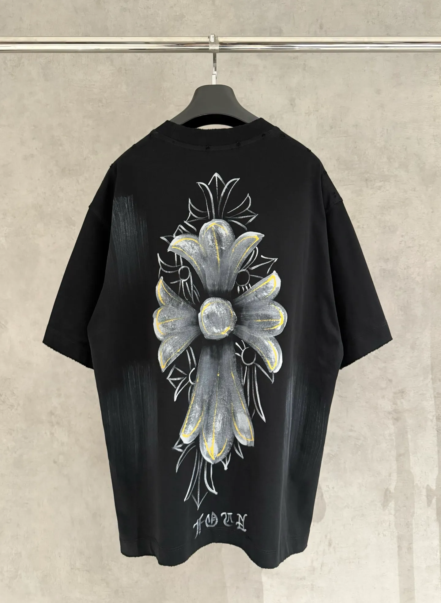 🅿️270 [Strict quality control] CH Crow Heart's new hand-painted T-shirt. Heavy 320g double yarn fabric. Washed twice. Four sides frayed. Heavy fabric. The neckline is made of icy Salona. Loose version. Deep, wide and stylish. No deformation or shrinkage. Three colors: black, white and gray. Size: M-2xl